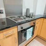 Modern 2 Bed Apartment, Next To Hydro And Secc!