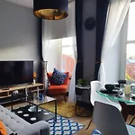 Cosy 3 Bedroom Flat In City Centre
