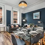 The Renfrew Residence 4-Bedroom, City Centre