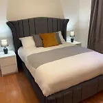 Entire 2 Bedroom Beautiful Newly Furnished Flat