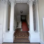 1 Bed Character Filled Glasgow Apartment