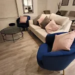 Gorgeous Apartment In The Town By Ap Management.