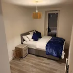 Gorgeous Apartment In The Town By Ap Management.