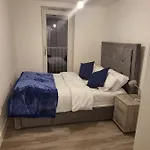 Gorgeous Apartment In The Town By Ap Management.