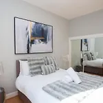 Modern And Refurbished Flat In Merchant City