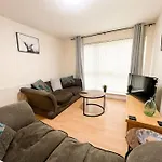 Cosy Riverside Home Secc Hydro