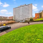 One Bed Holiday Home In The Heart Of Glasgow