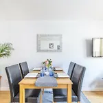 Cosy Apartment In Quiet City-Centre With Car Park