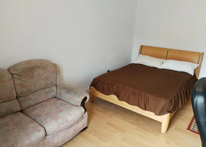 Budget Double Bedroom Near Glasgow City Centre And West End