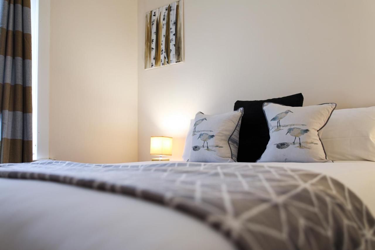 Glasgow, 3 Bed Close To Centre, Free Street Parking Apartment *