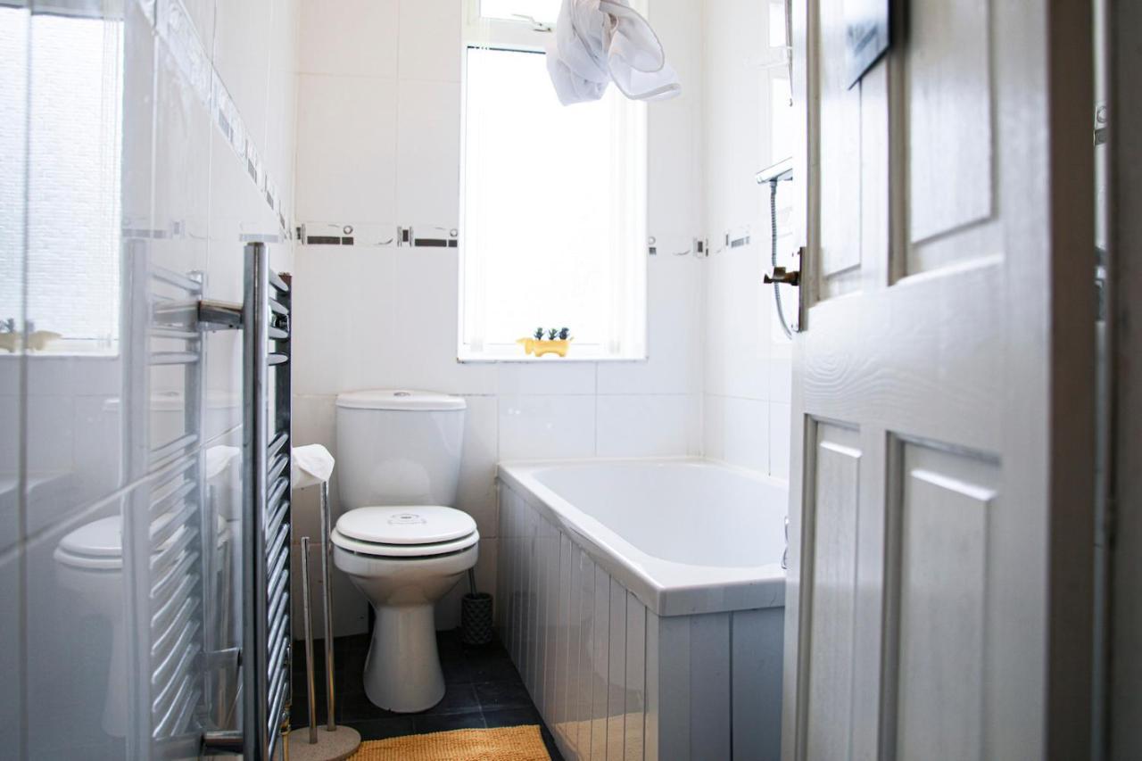 Apartment Glasgow, 3 Bed Close To Centre, Free Street Parking Glasgow