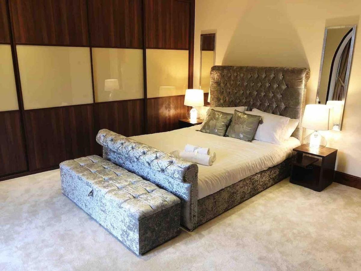 Beautiful 4-bed In Glasgow