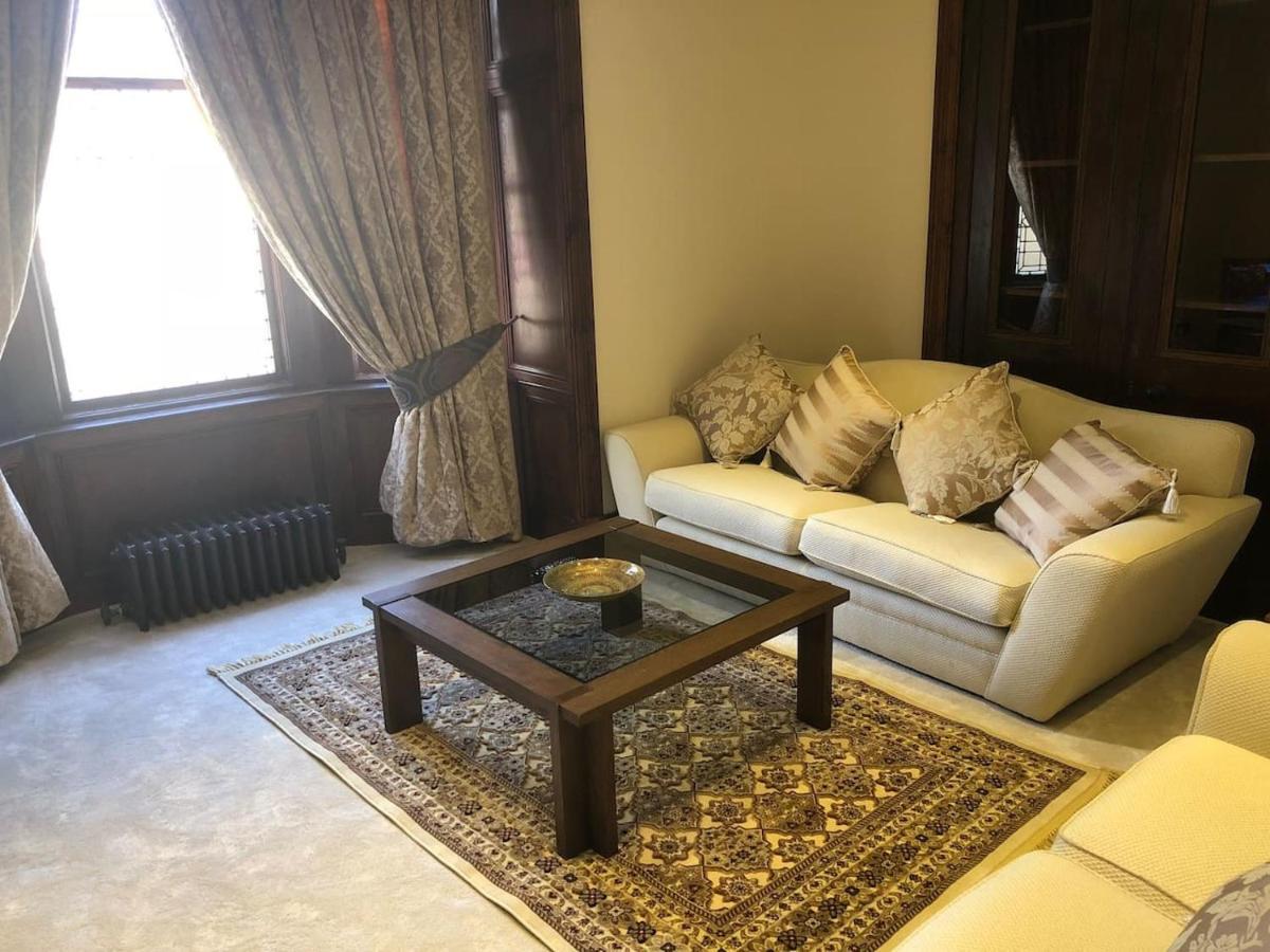 Beautiful 4-bed In Holiday home Glasgow