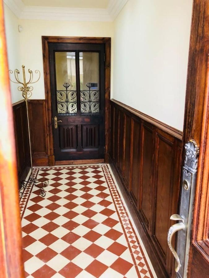 Beautiful 4-bed In Glasgow