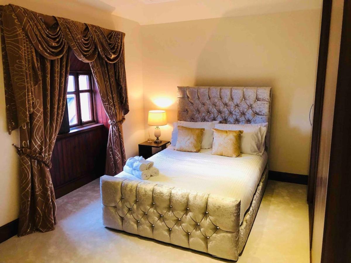 Beautiful 4-bed In Glasgow