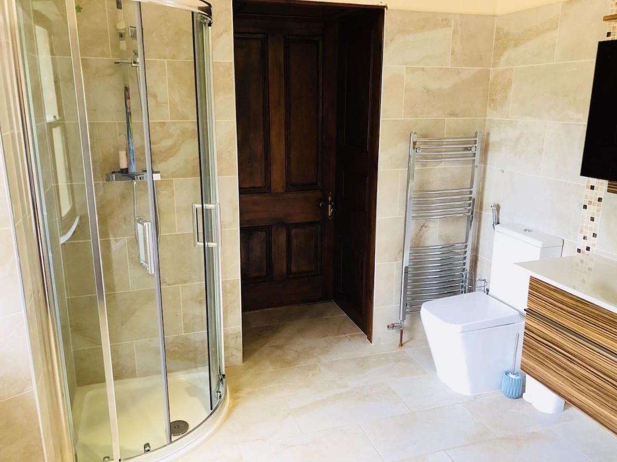Beautiful 4-bed In Holiday home *