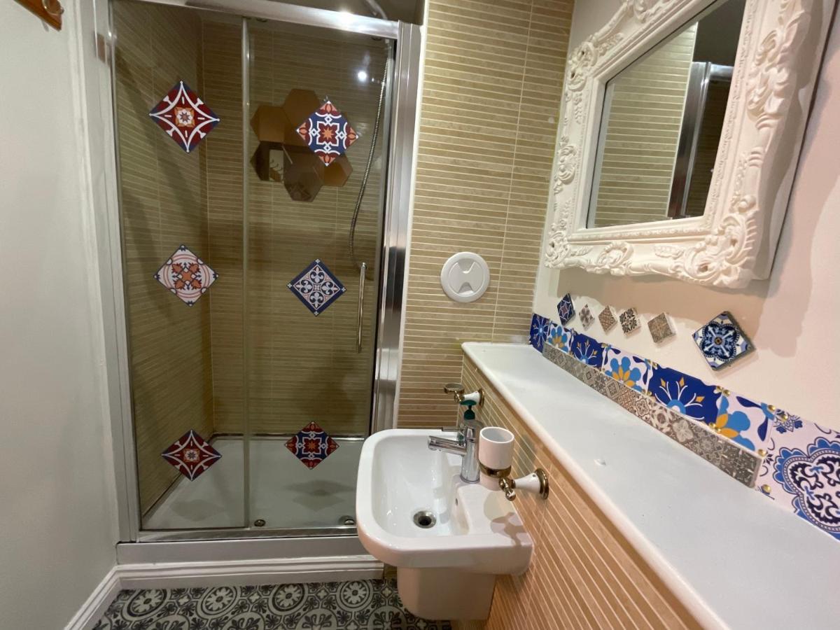 Glasgow City Multi Locations Guests House Apartment