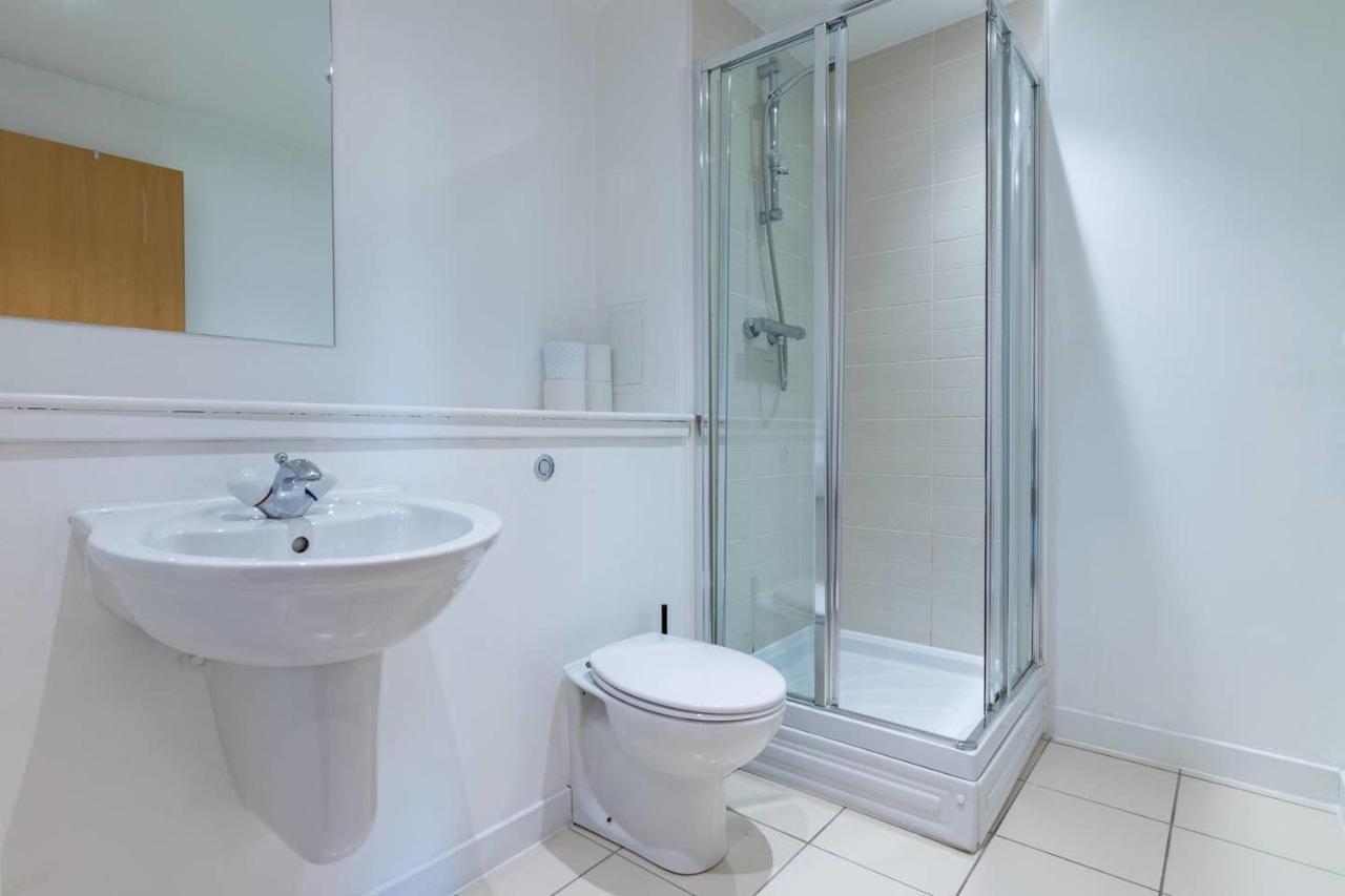 Modern 2 Bed Apartment, Next To Hydro And Secc! * Glasgow