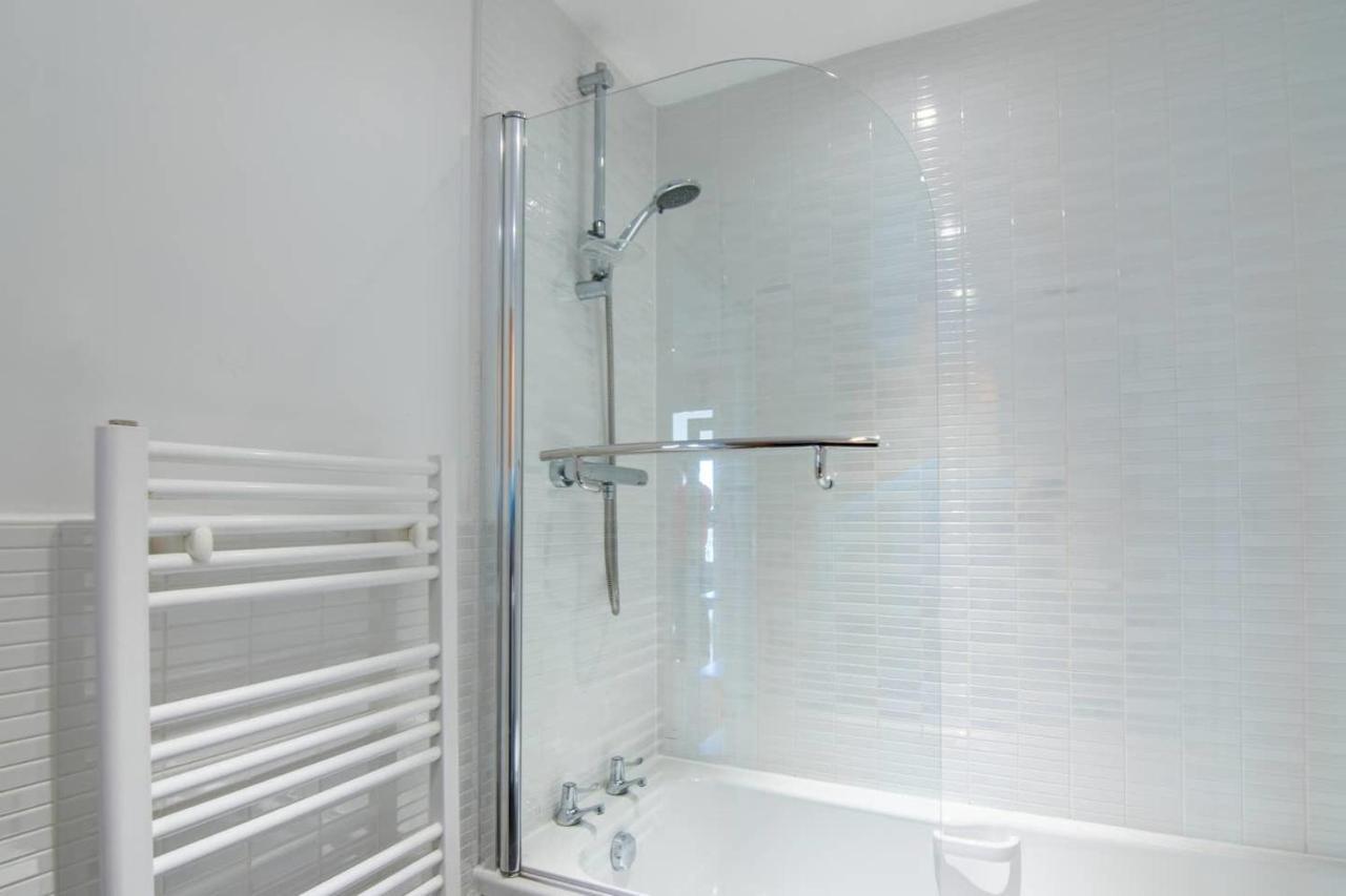 Modern 2 Bed Apartment, Next To Hydro And Secc! Apartment