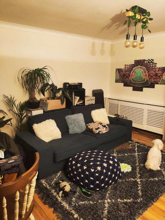Single Bedroom In Quiet Neighbourhood Homestay