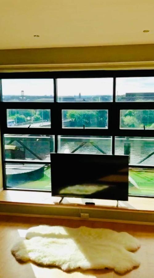 Centre G1 Penthouse With Riverviews - Duplex * Glasgow