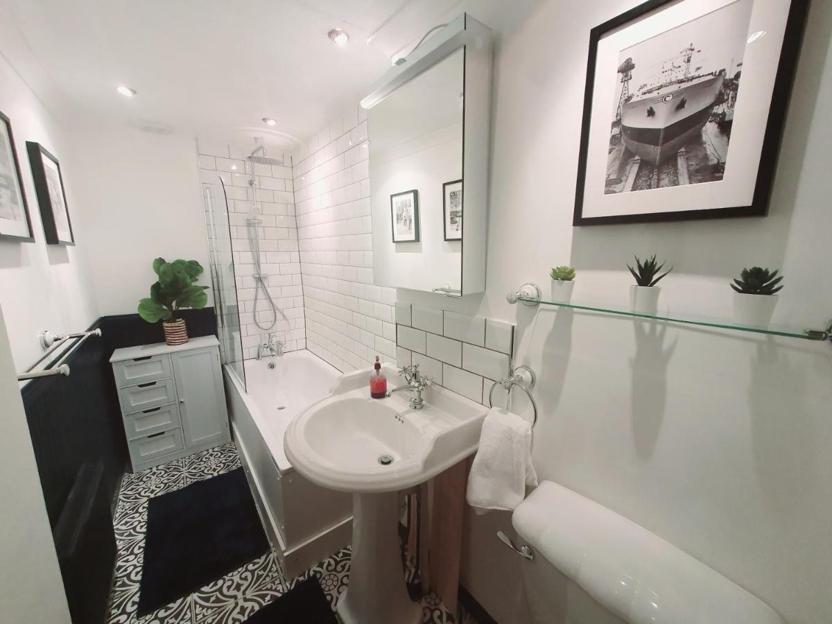 Cosy 3 Bedroom Flat In Centre * Glasgow