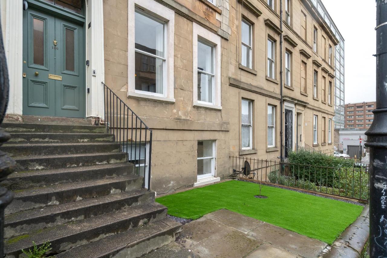 The Renfrew 4-bedroom, Centre