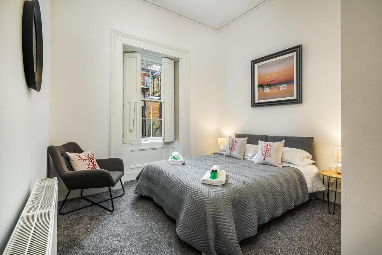 The Renfrew 4-bedroom, Centre Holiday home Glasgow