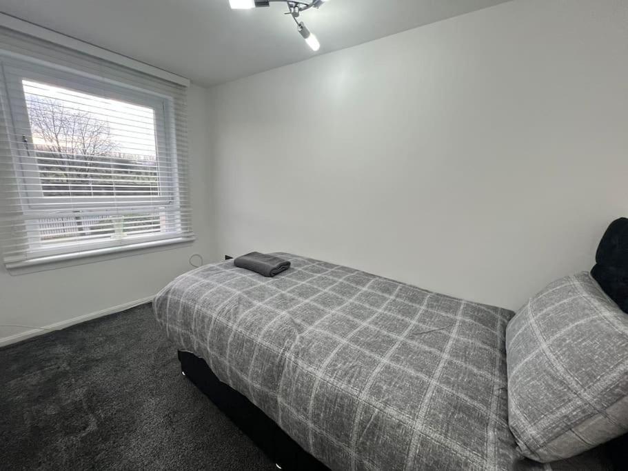 Holiday home Lovely 3 Bed In With Free Parking Glasgow