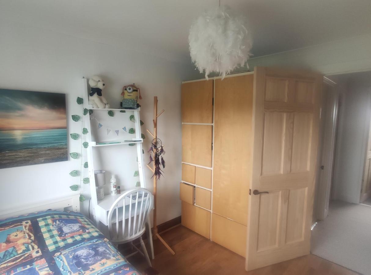 Homestay Single Bedroom In Quiet Neighbourhood Glasgow