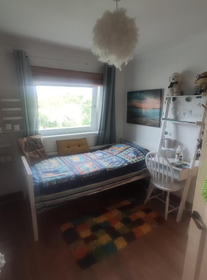 Single Bedroom In Quiet Neighbourhood Homestay