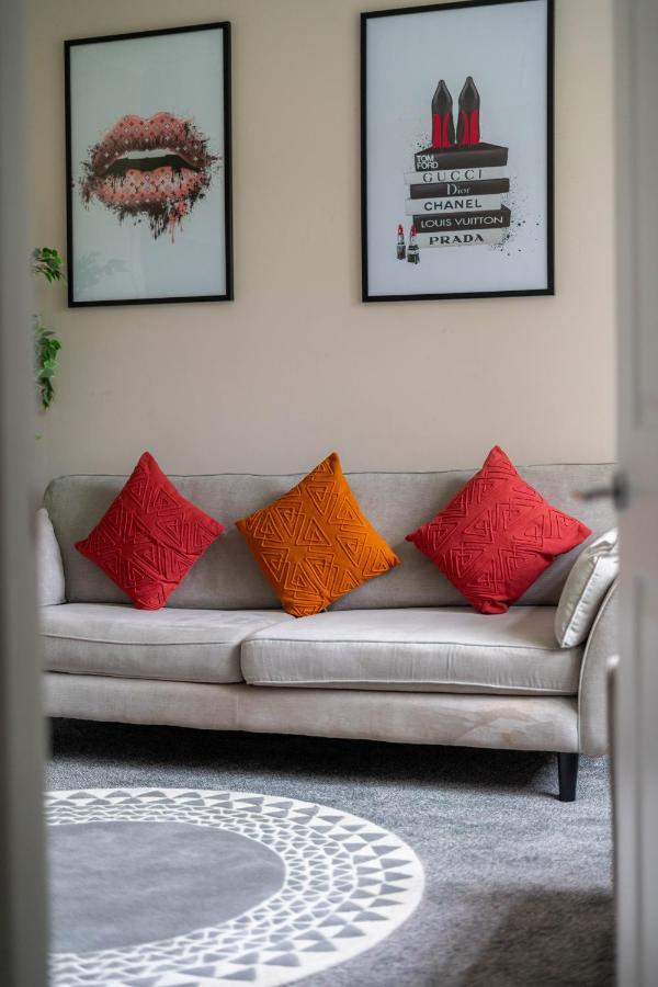 Homely House: 4-bedroom Comfort Near Centre Apartment Glasgow