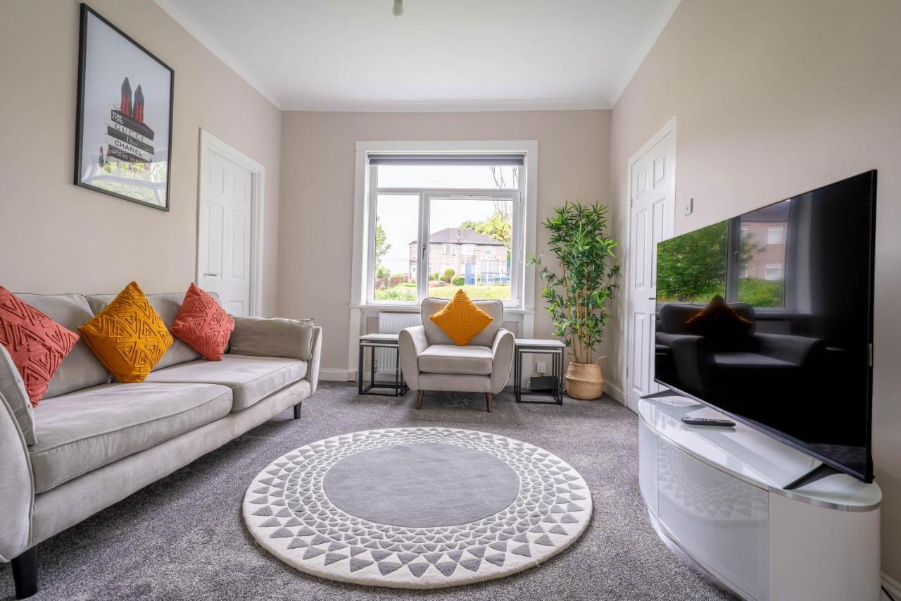 Homely House: 4-bedroom Comfort Near Centre Apartment *