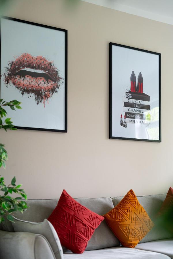 Homely House: 4-bedroom Comfort Near Centre Apartment Glasgow