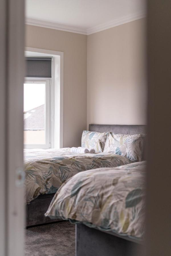 Homely House: 4-bedroom Comfort Near Centre Glasgow