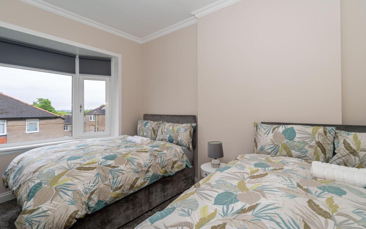 Homely House: 4-bedroom Comfort Near Centre Apartment Glasgow