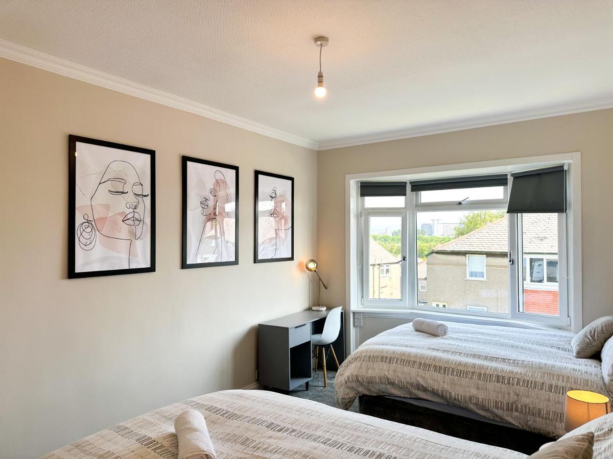 Homely House: 4-bedroom Comfort Near Centre Glasgow