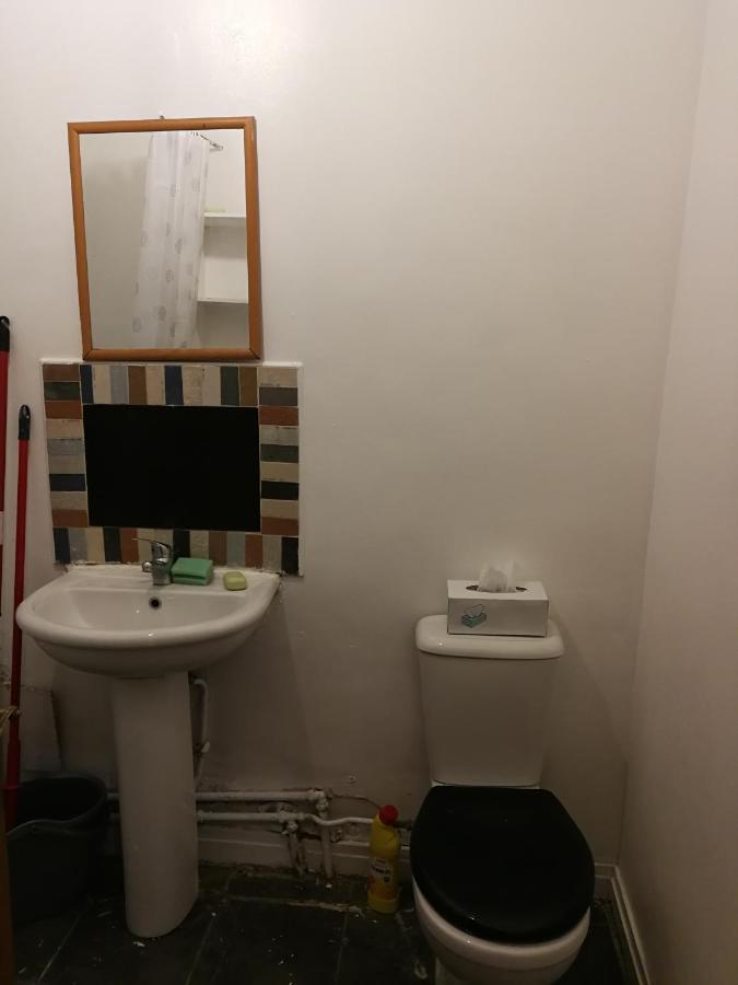 Guest house Budget Double Bedroom Near Centre And West End