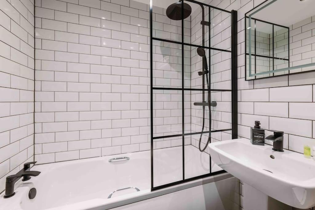 Sleepluxury Aparthouse Holiday home Glasgow
