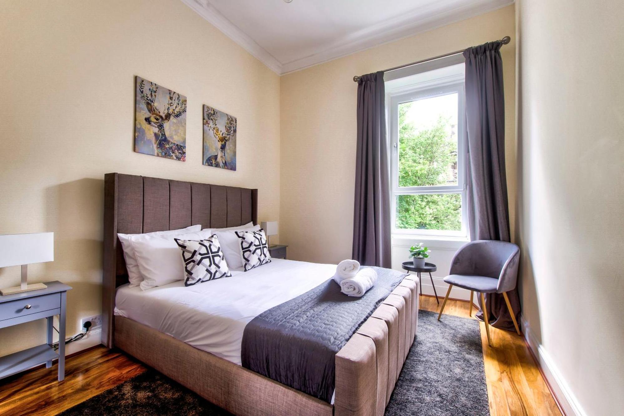 Stunning 5 Bedroom Apt, Close To Centre, Sec, Hydro And Motorway *