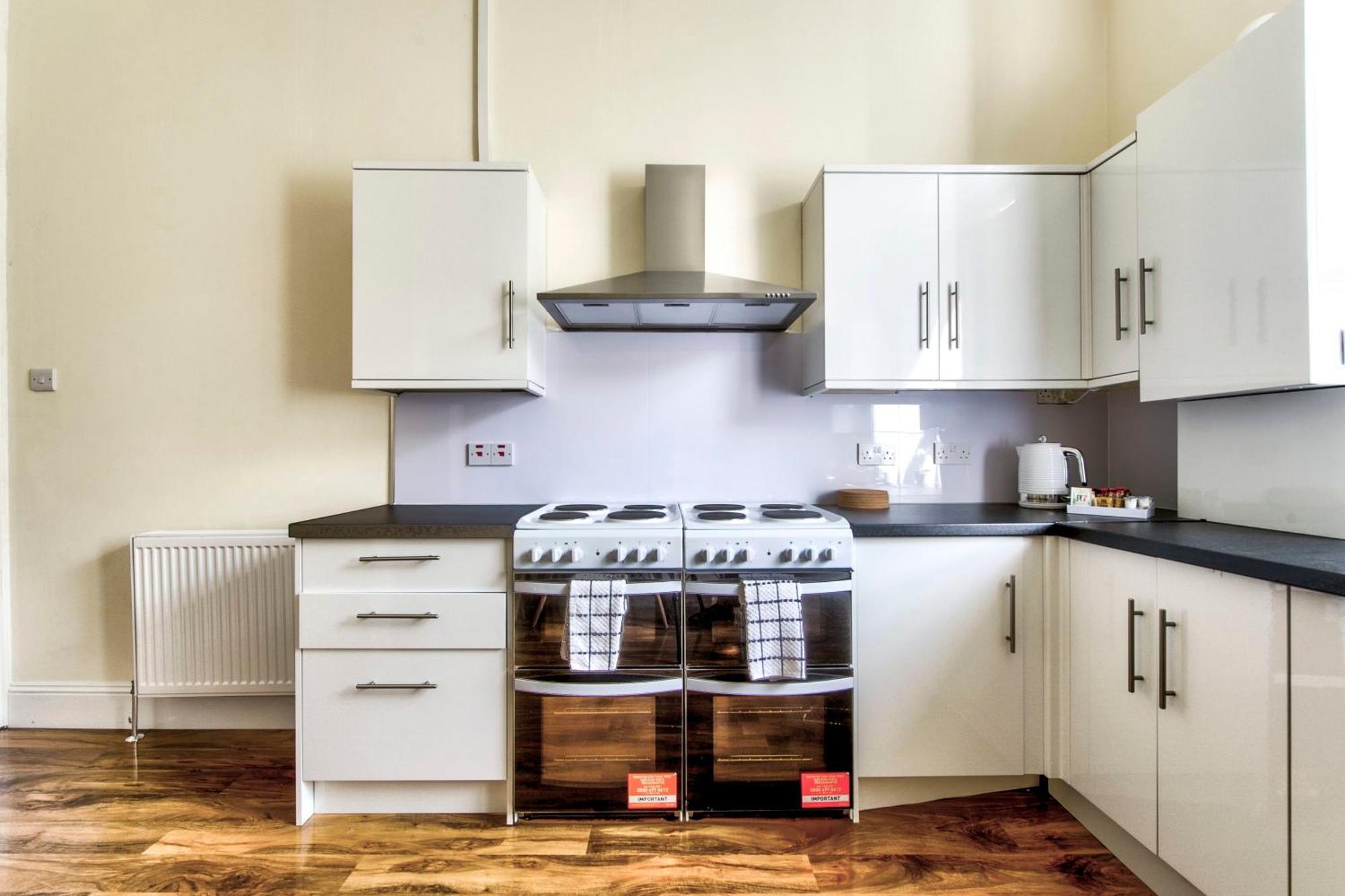 Apartment Stunning 5 Bedroom Apt, Close To Centre, Sec, Hydro And Motorway Glasgow