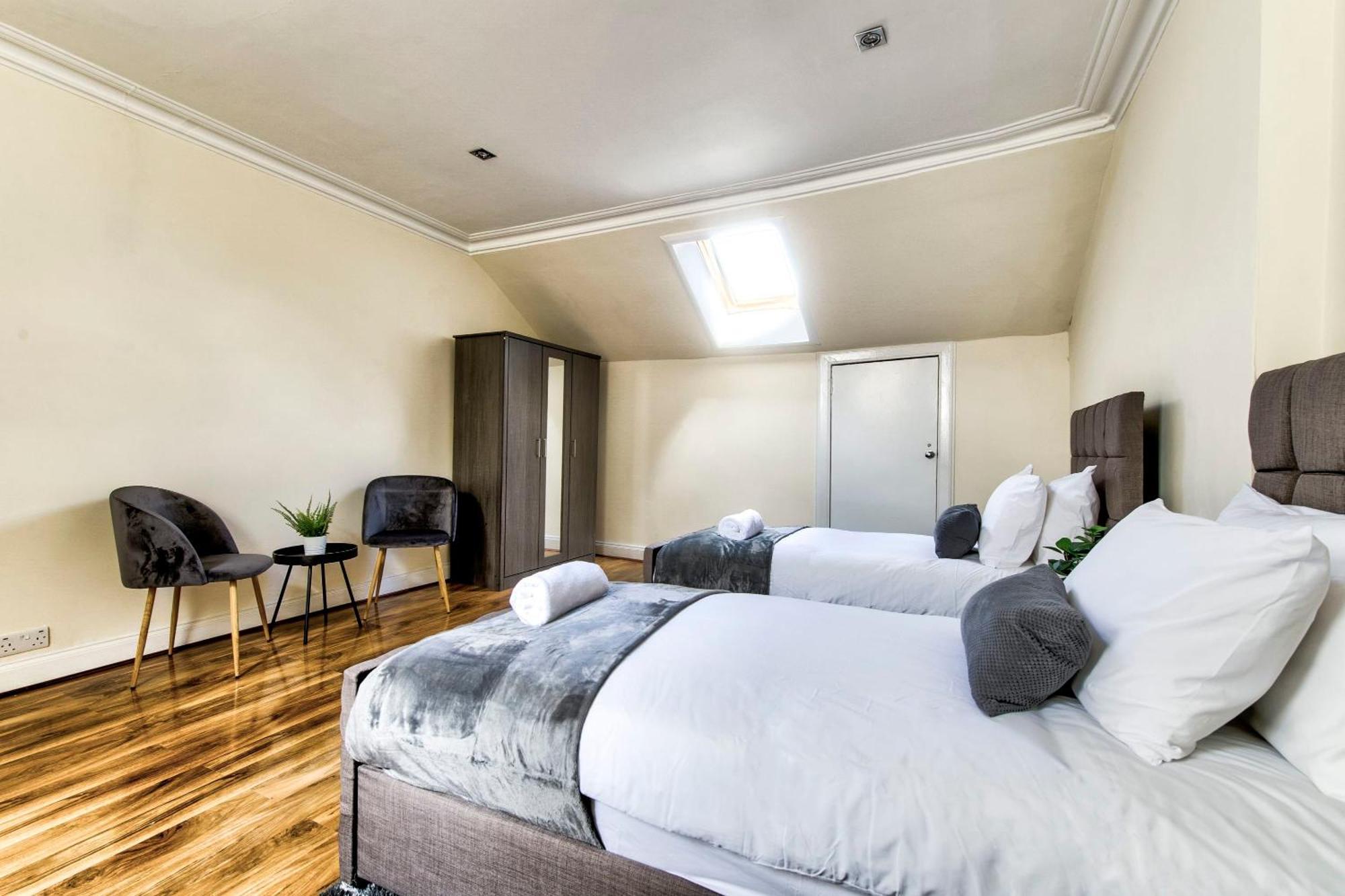 Apartment Stunning 5 Bedroom Apt, Close To Centre, Sec, Hydro And Motorway Glasgow
