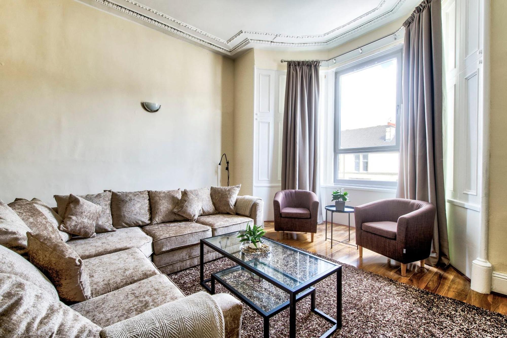 Stunning 5 Bedroom Apt, Close To Centre, Sec, Hydro And Motorway Apartment Glasgow