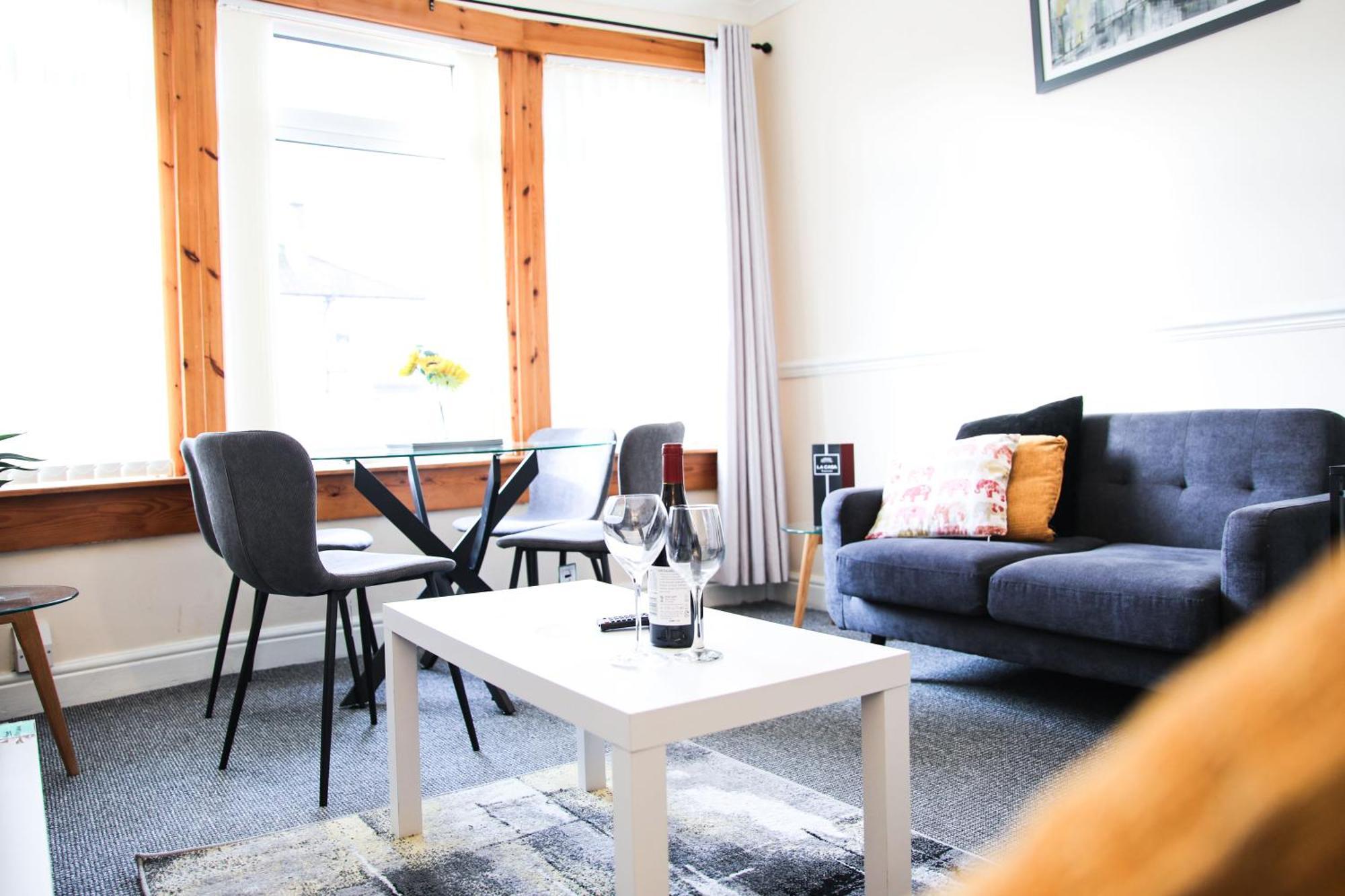 Apartment Glasgow, 3 Bed Close To Centre, Free Street Parking