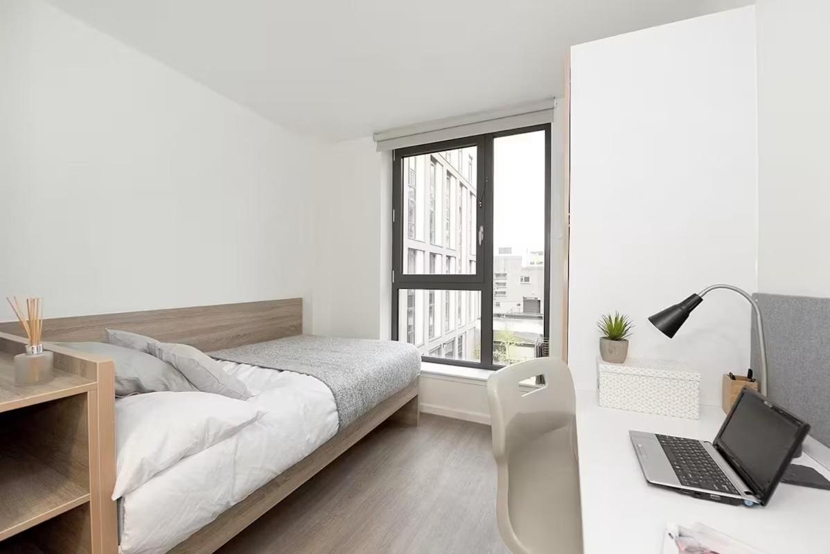 Apartment Bright Ensuite At St Mungo's In