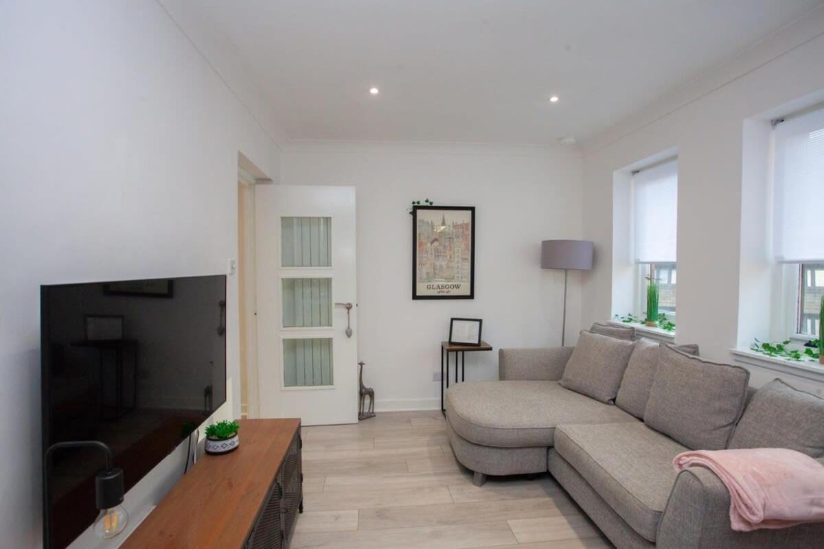 Bright Flat With Balcony And Free Parking