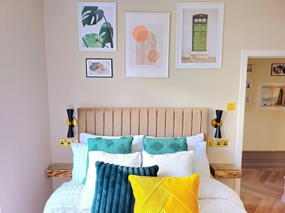Newly Renovated Gem - Free Parking & Modern Comfort * Glasgow