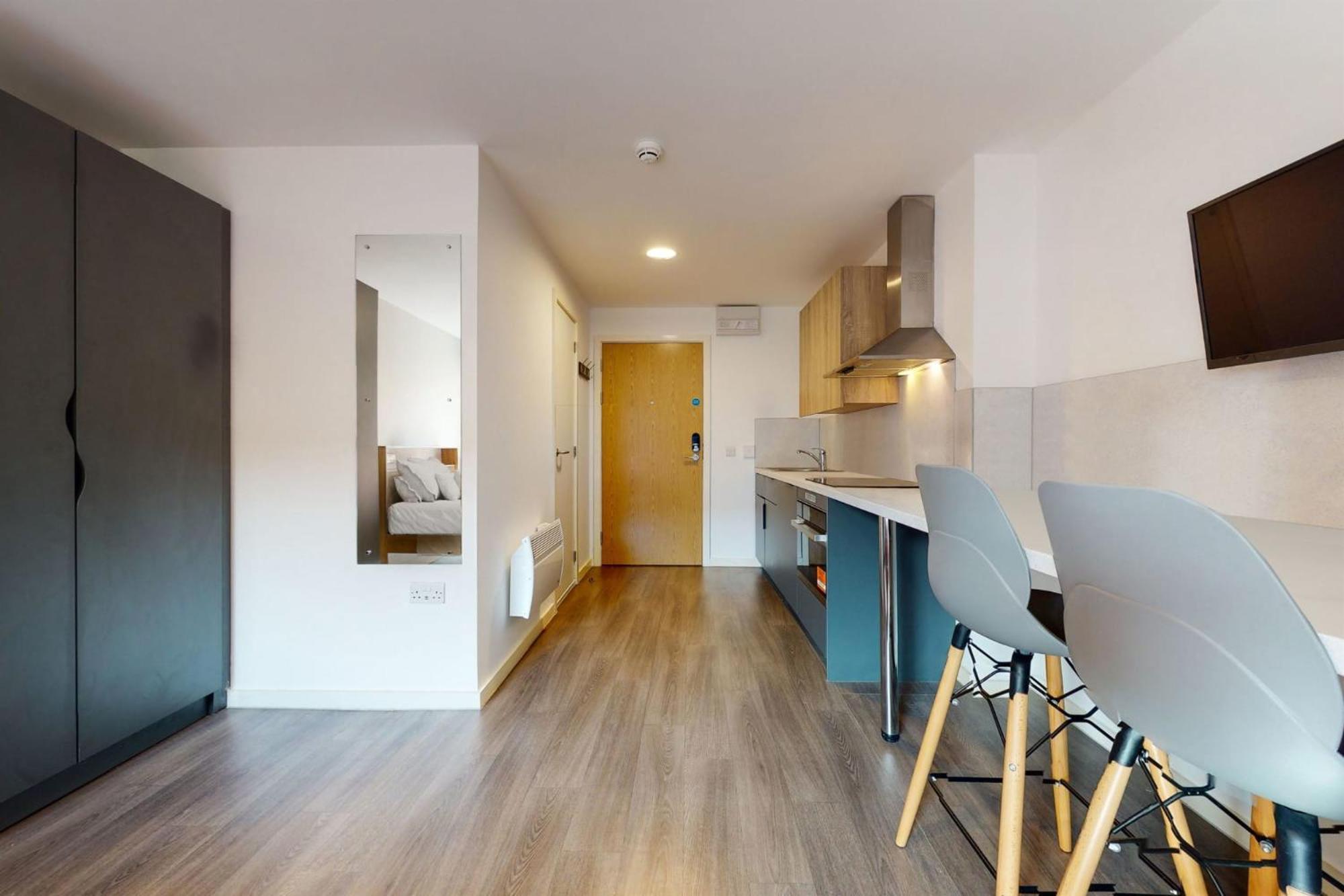 Apartment Canvas Glasgow: Private And With Shared Kitchen Near Centre Glasgow