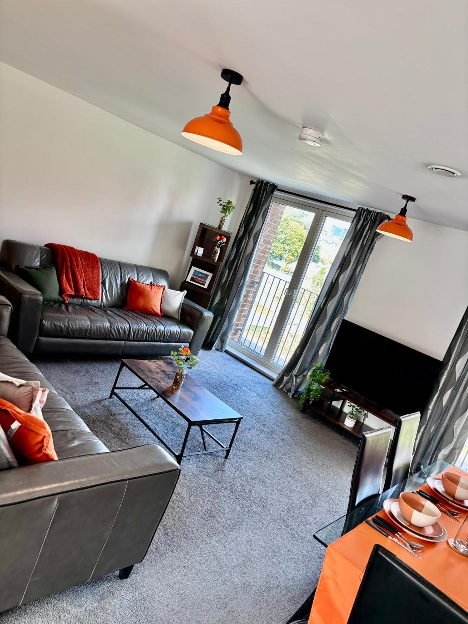 Apartment Radiant Homes 2 Bedrooms 2 Bathrooms Free Parking *
