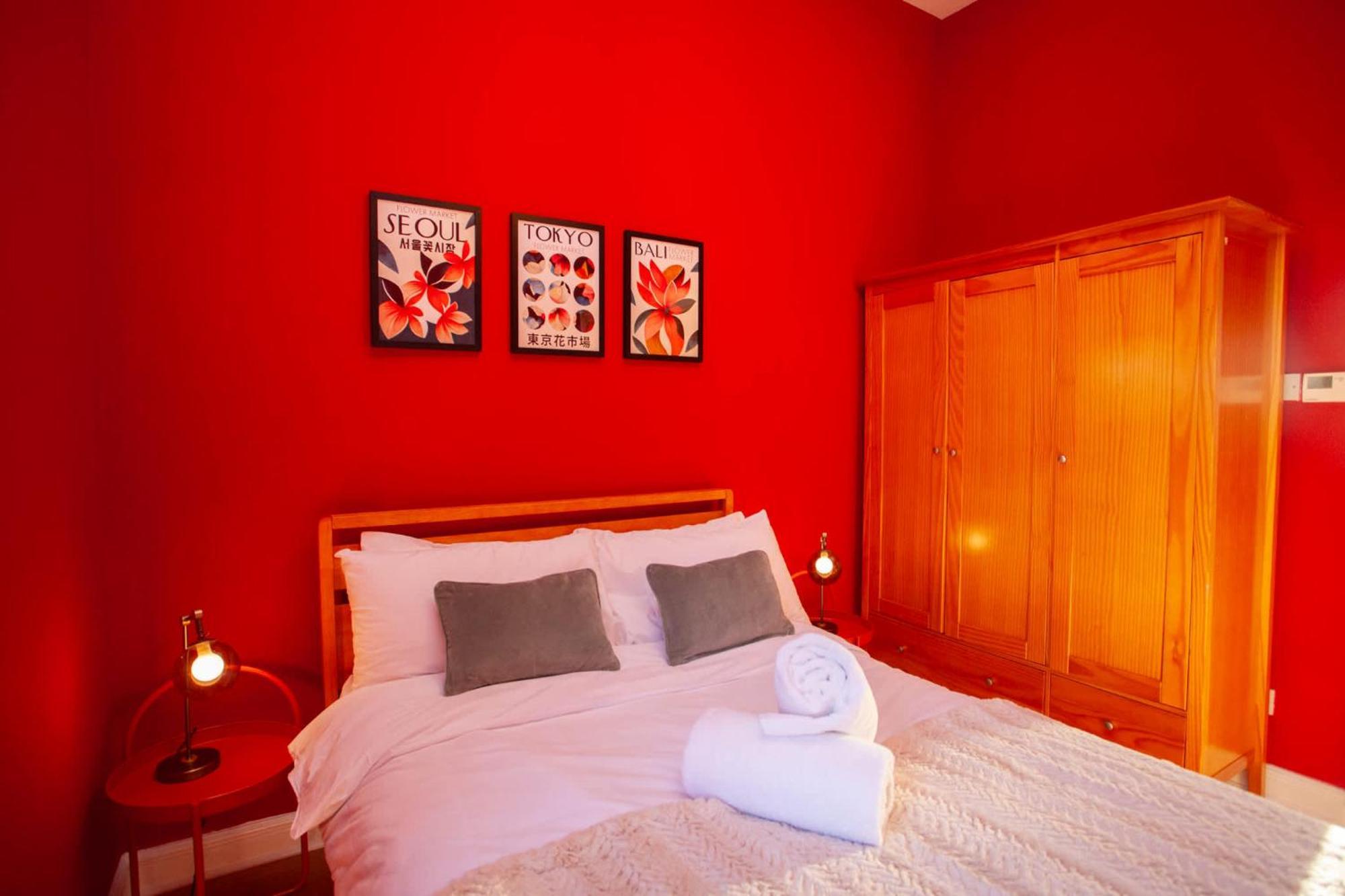 Getaway With Free Parking Holiday home Glasgow